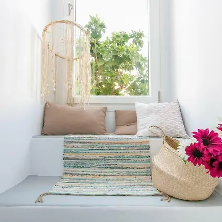 Апартаменты Mimosa Mosaic - Entire In Port